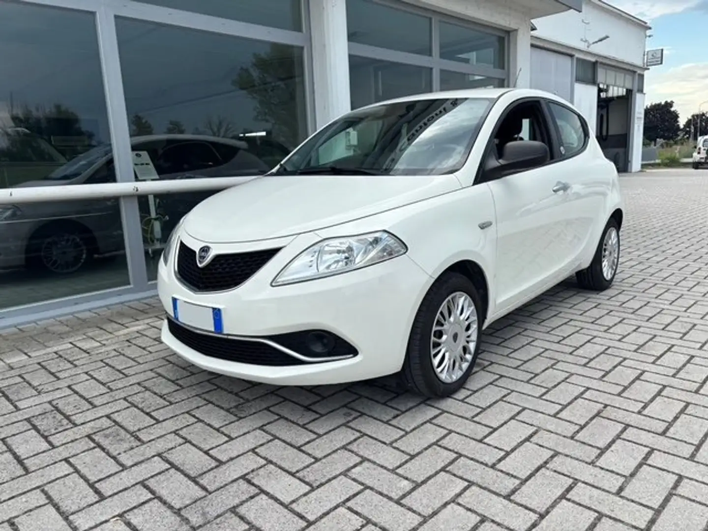 Lancia Ypsilon Ecochic Gpl Bianco - 2