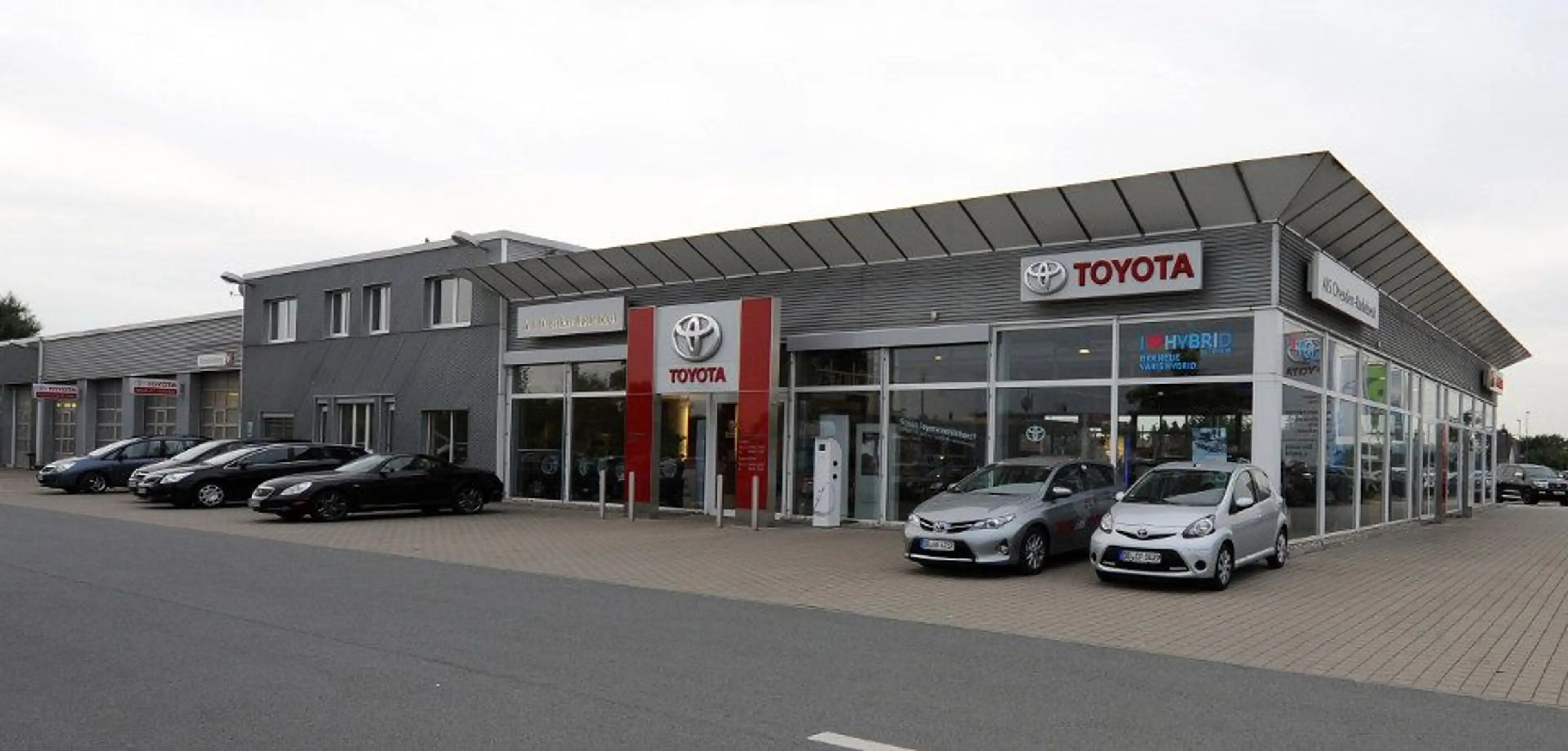 Toyota Urban Cruiser FWD Lounge ACC Pano SHZ 360 — photo 9