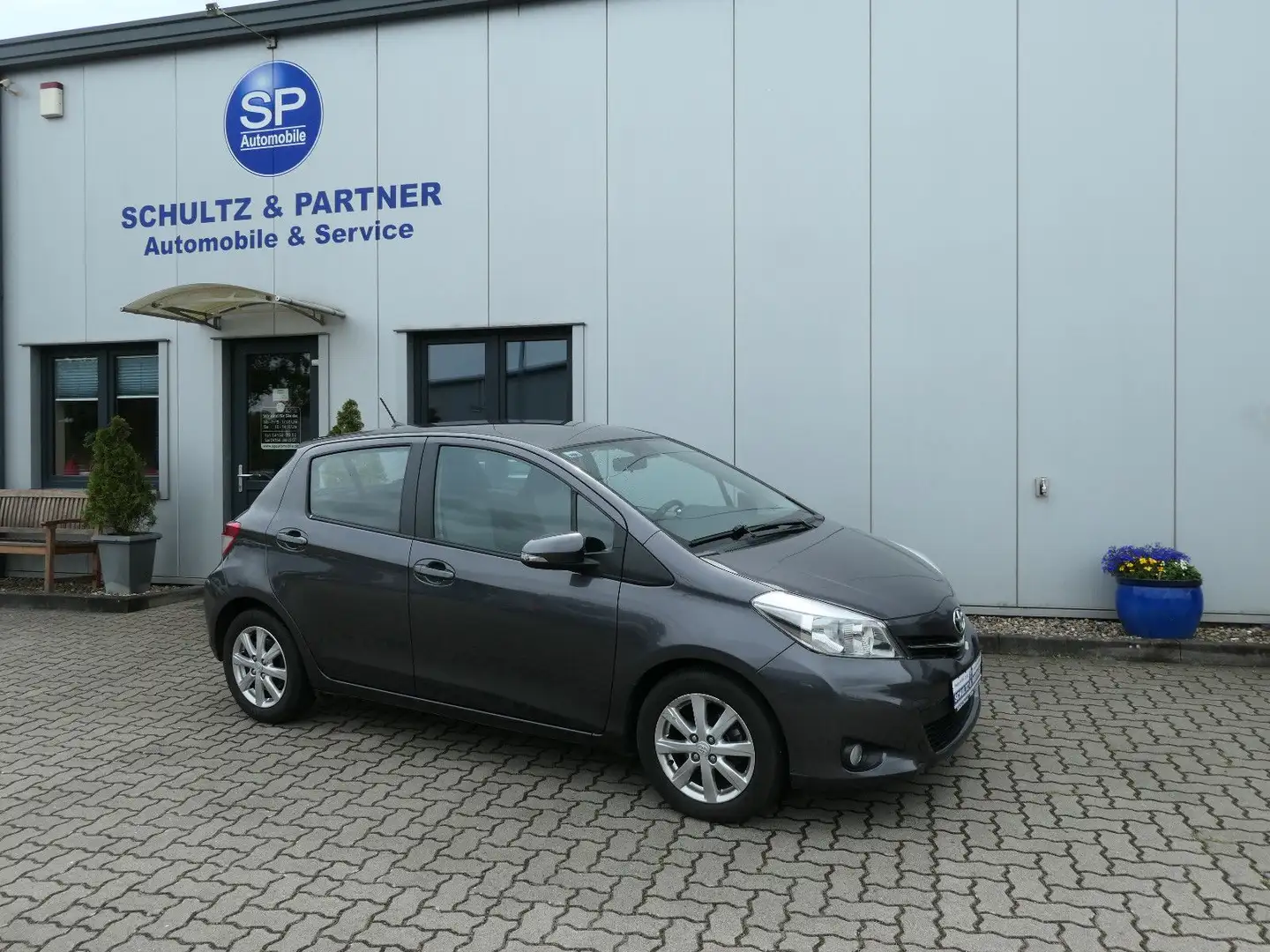Toyota Yaris Executive // 2.Hd. Insp. Bremsen + HU Neu! Grau - 1