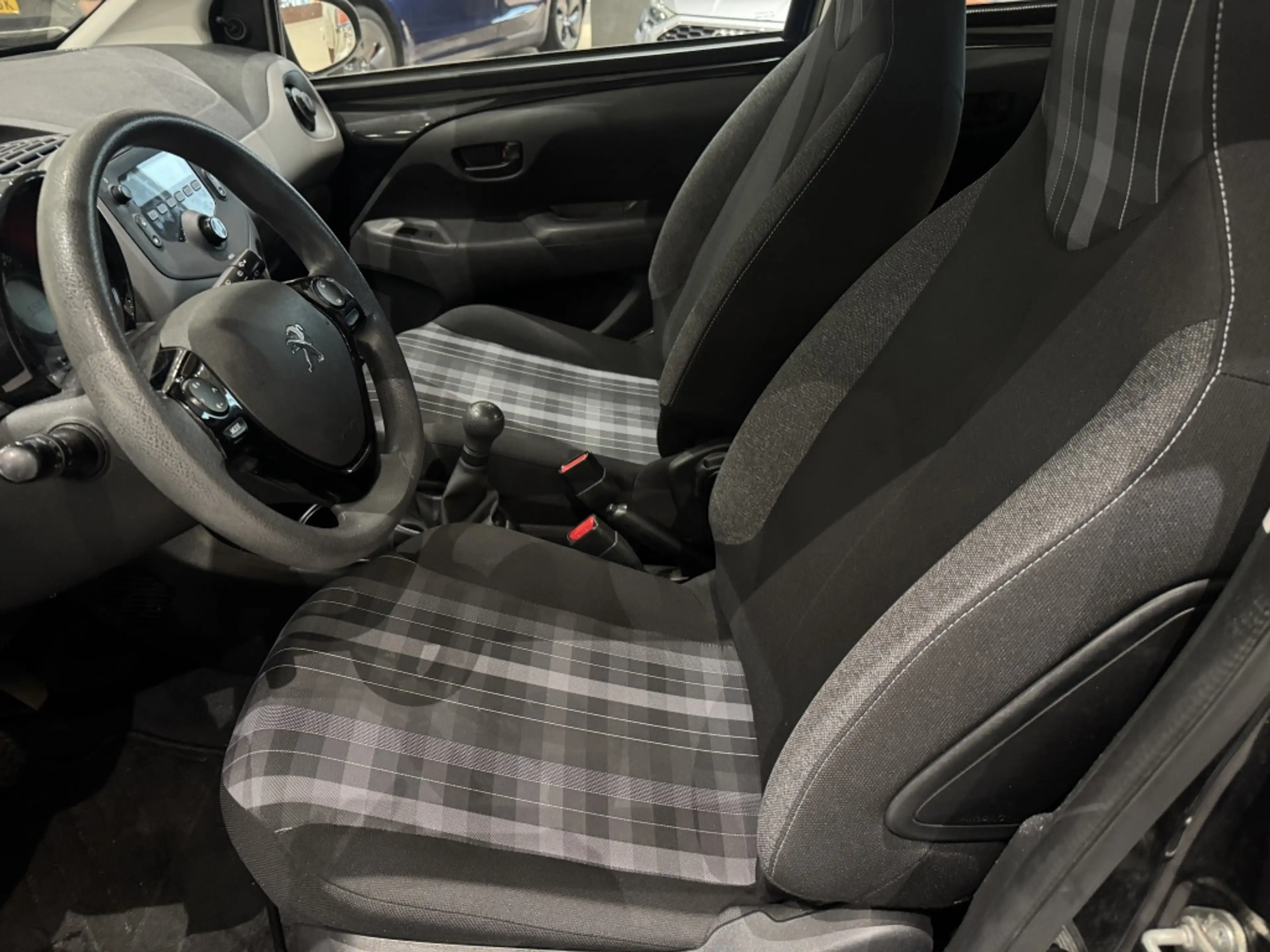 Peugeot 108 1.0 e-VTi Active — photo 5