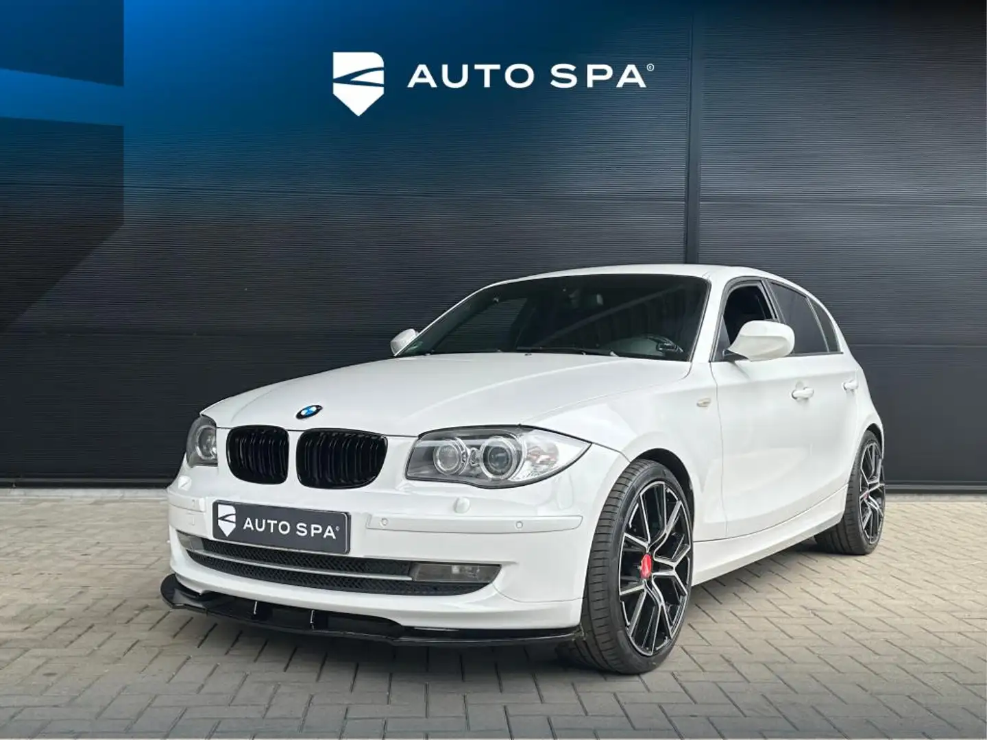 BMW 118 1 Serie 118i LCI 5-Deurs XENON Clima Cruise YOUNGT Wit - 1