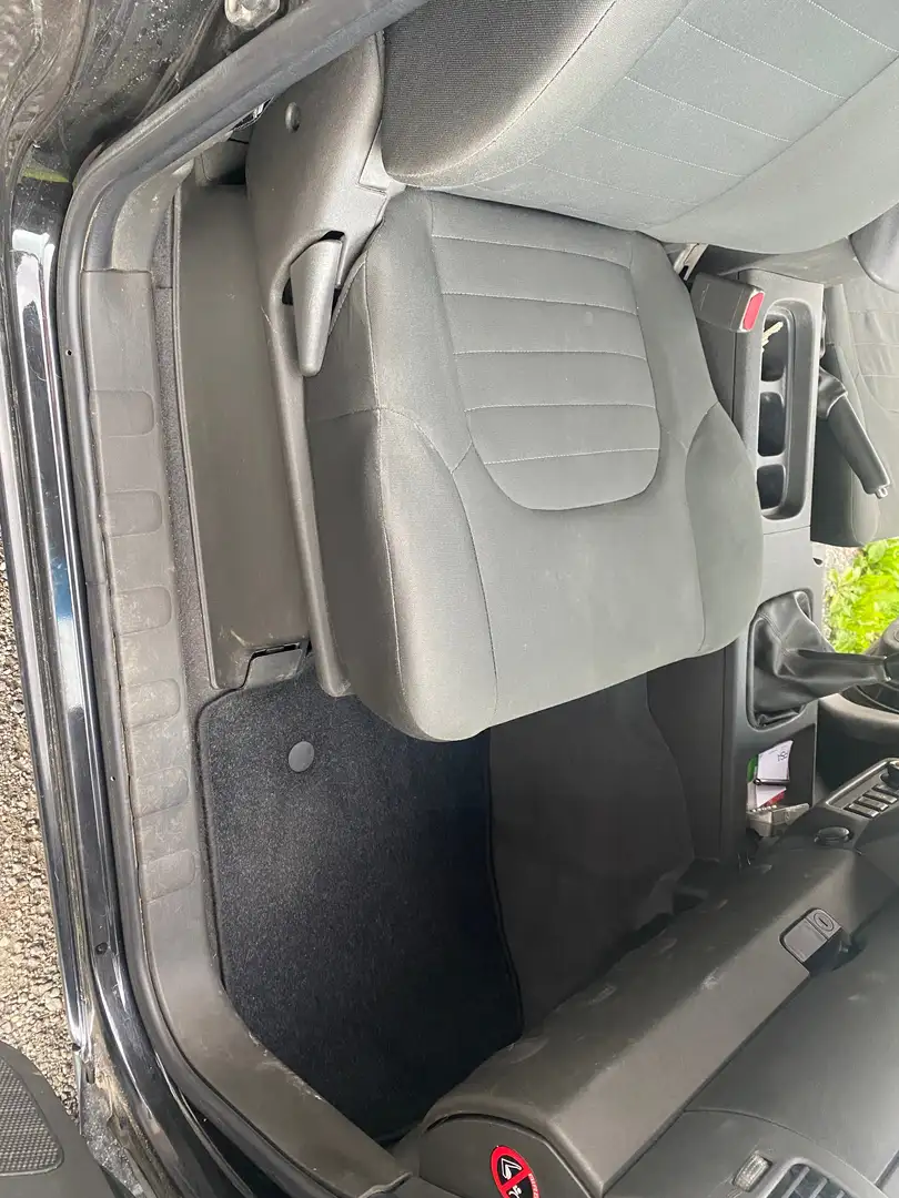 Nissan Navara Double Cab Navara SE 2,5 dCi 4x4 SE Schwarz - 2