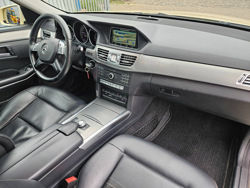 Mercedes-Benz E 220 d Parktronik Taxameter Ideal für Taxiunternehmen — photo 9