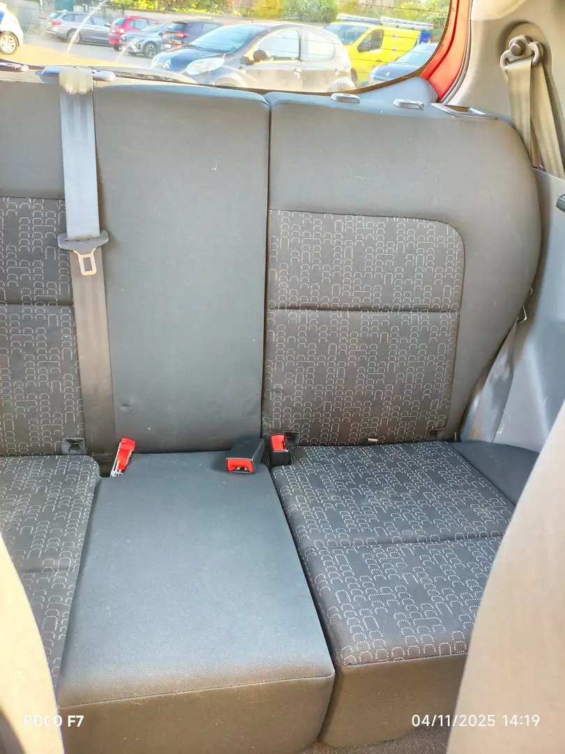 Mitsubishi Colt Colt VIII 2009 3p 1.1 Invite Gpl Roşu - 2