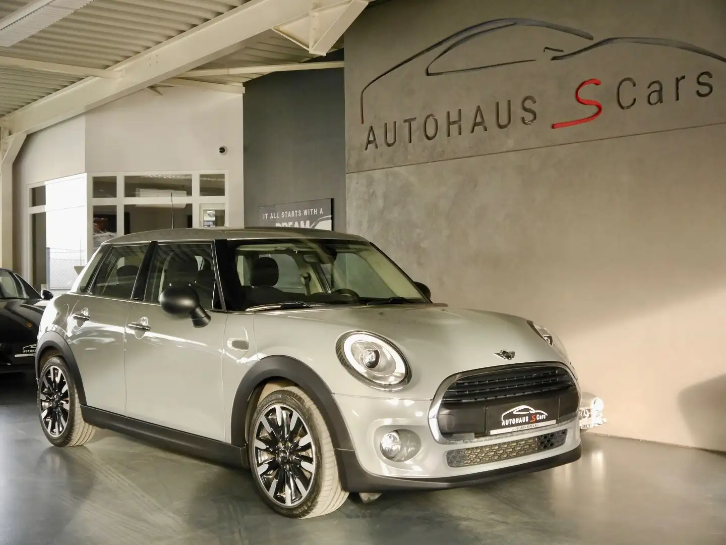MINI One Mini 5-trg. One*PDC*Apple CarPlay*R.Kamera* Grijs - 1
