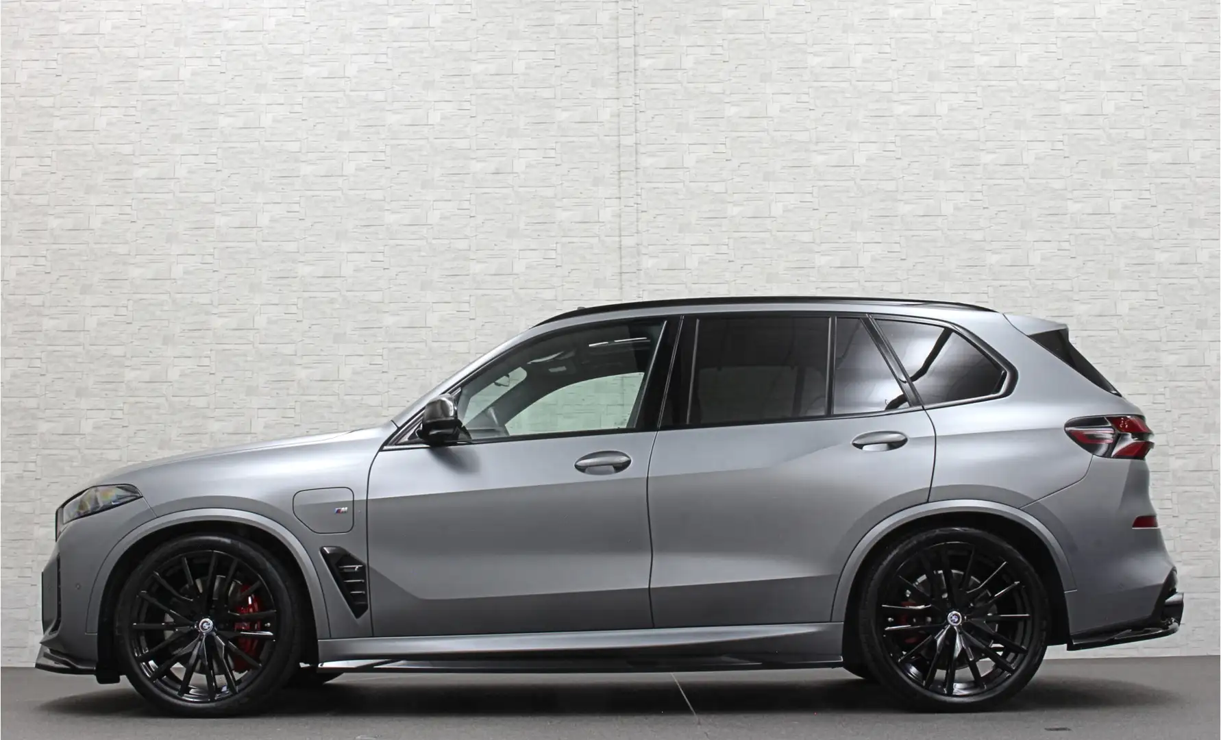 BMW X5 50e *7x Op Voorraad* M-Sport Pro | Performancepakk Grijs - 2
