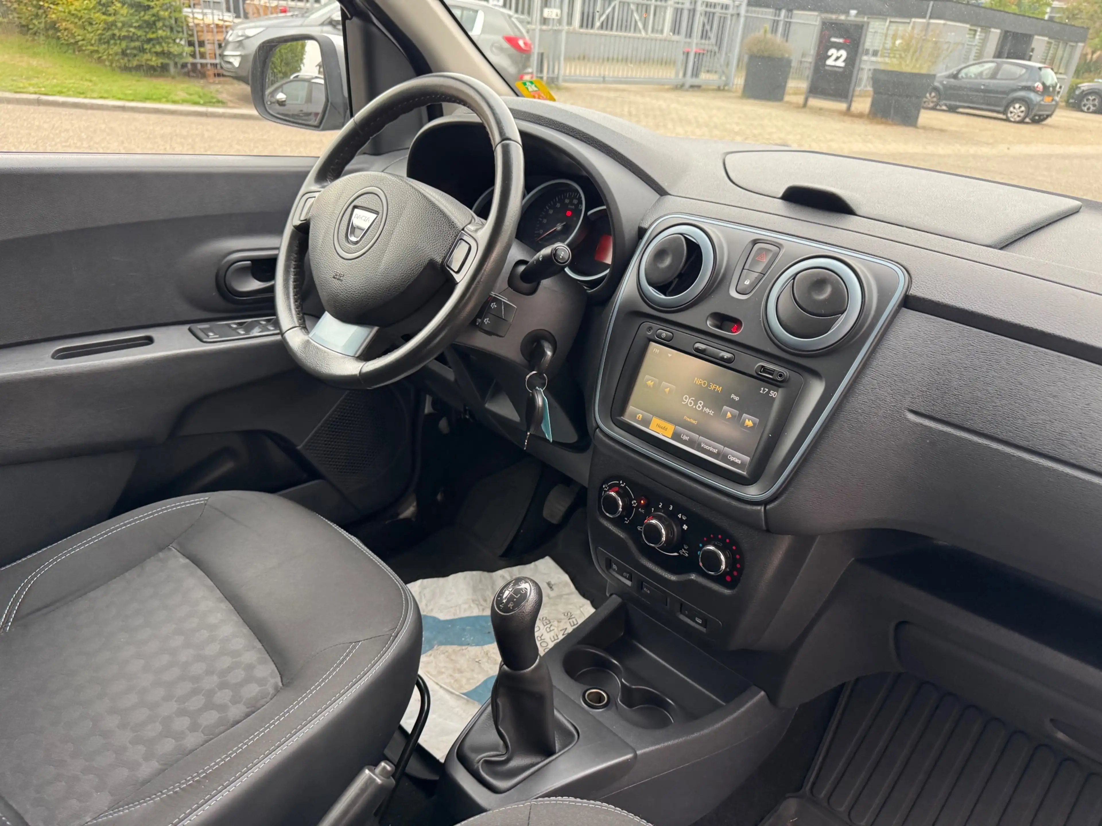 Dacia Lodgy 1.2 TCe Stepway LPG 7p. Airco, trekhaak — photo 13
