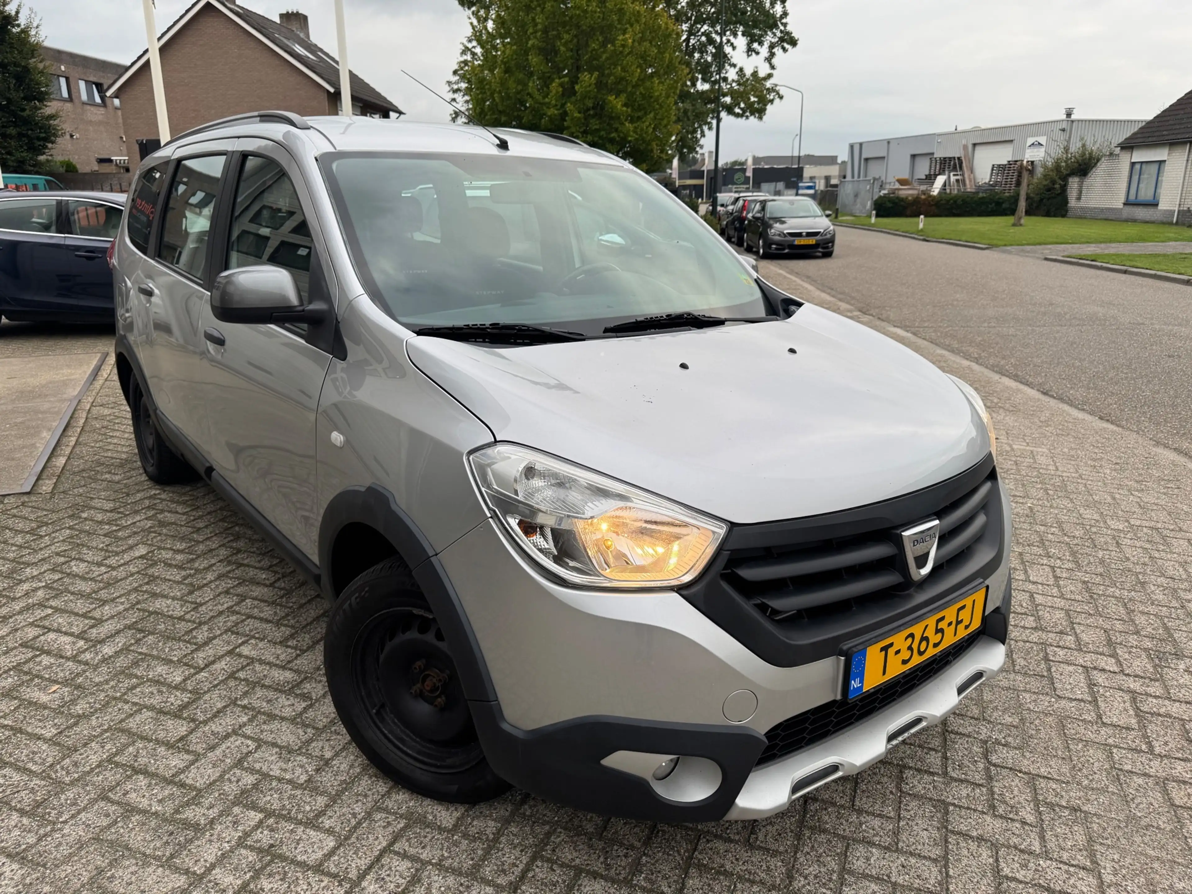 Dacia Lodgy 1.2 TCe Stepway LPG 7p. Airco, trekhaak — photo 2