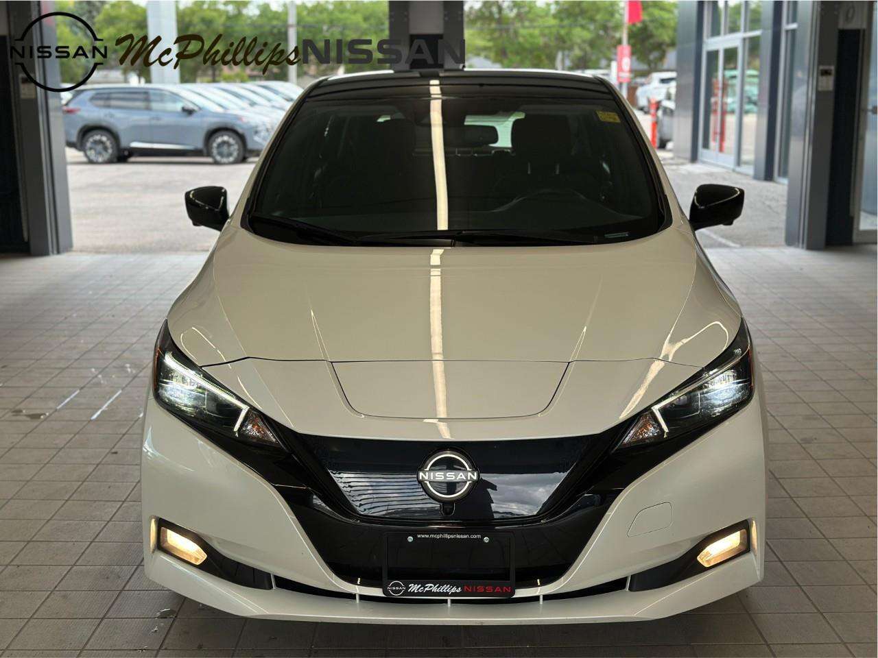 2024 Nissan Leaf — photo 1