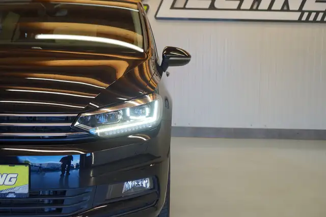 Volkswagen Touran view 10
