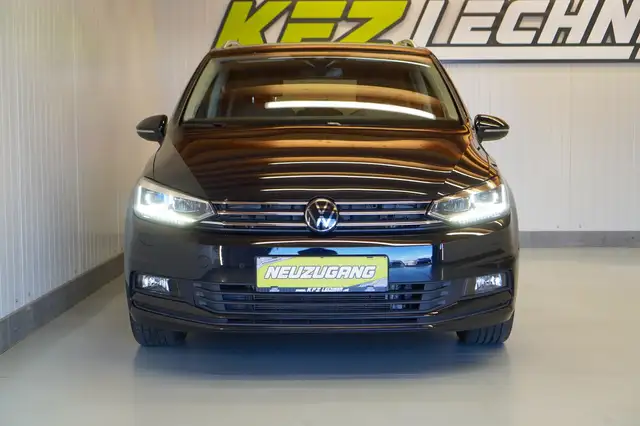 Volkswagen Touran view 9