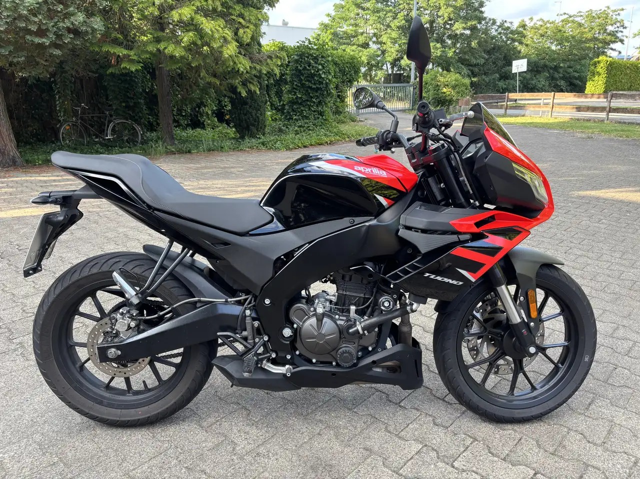 Aprilia Tuono
