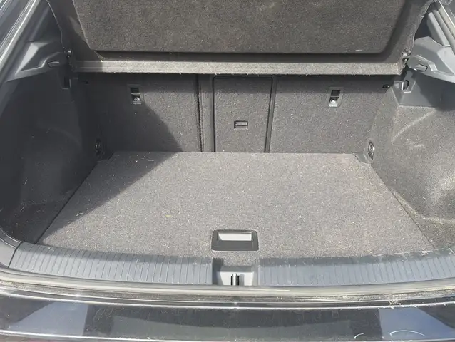 Volkswagen T-Roc view 8
