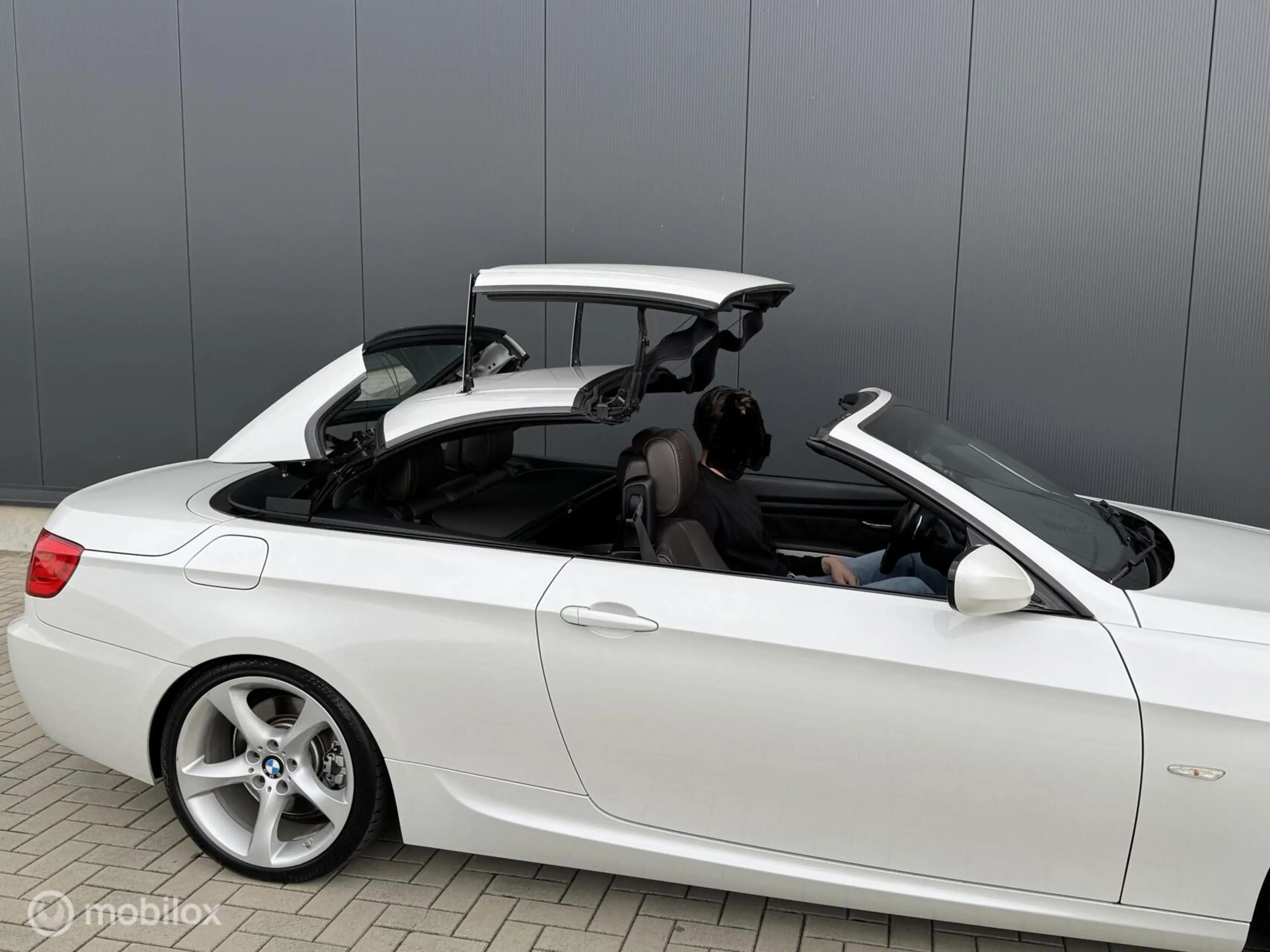 BMW 335 3-serie Cabrio 335i High Executive — photo 31