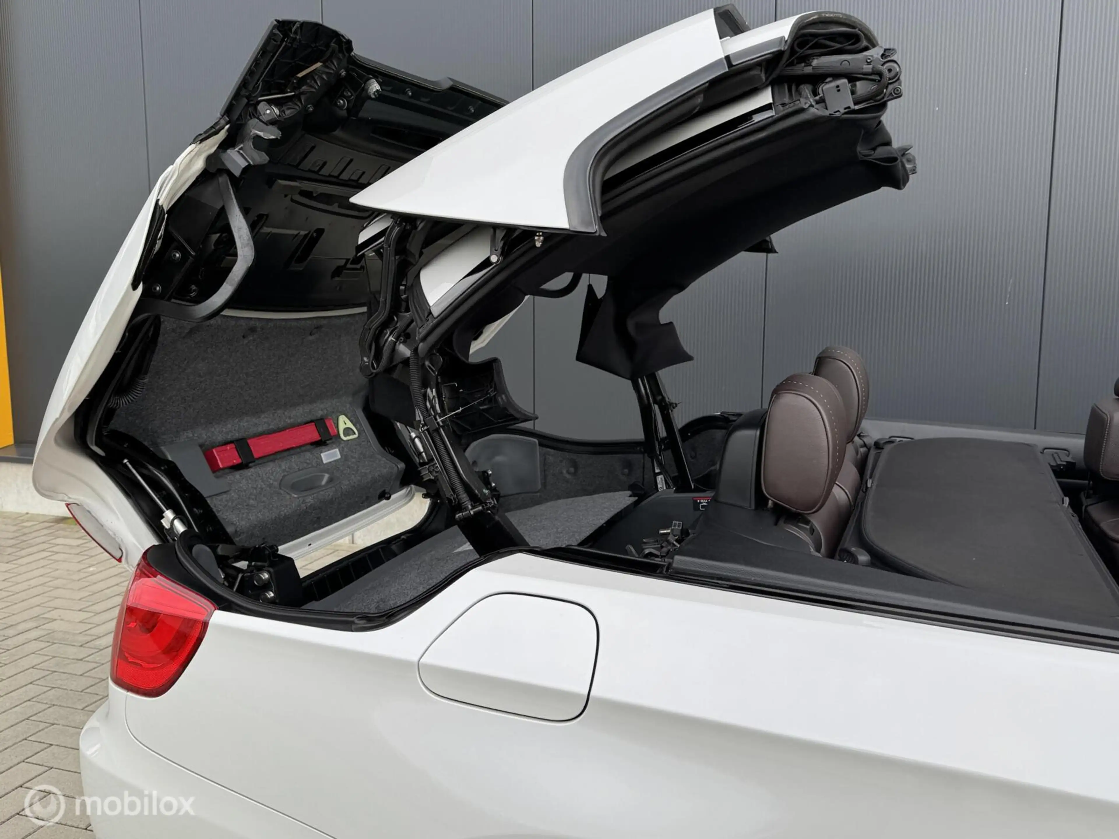 BMW 335 3-serie Cabrio 335i High Executive — photo 30
