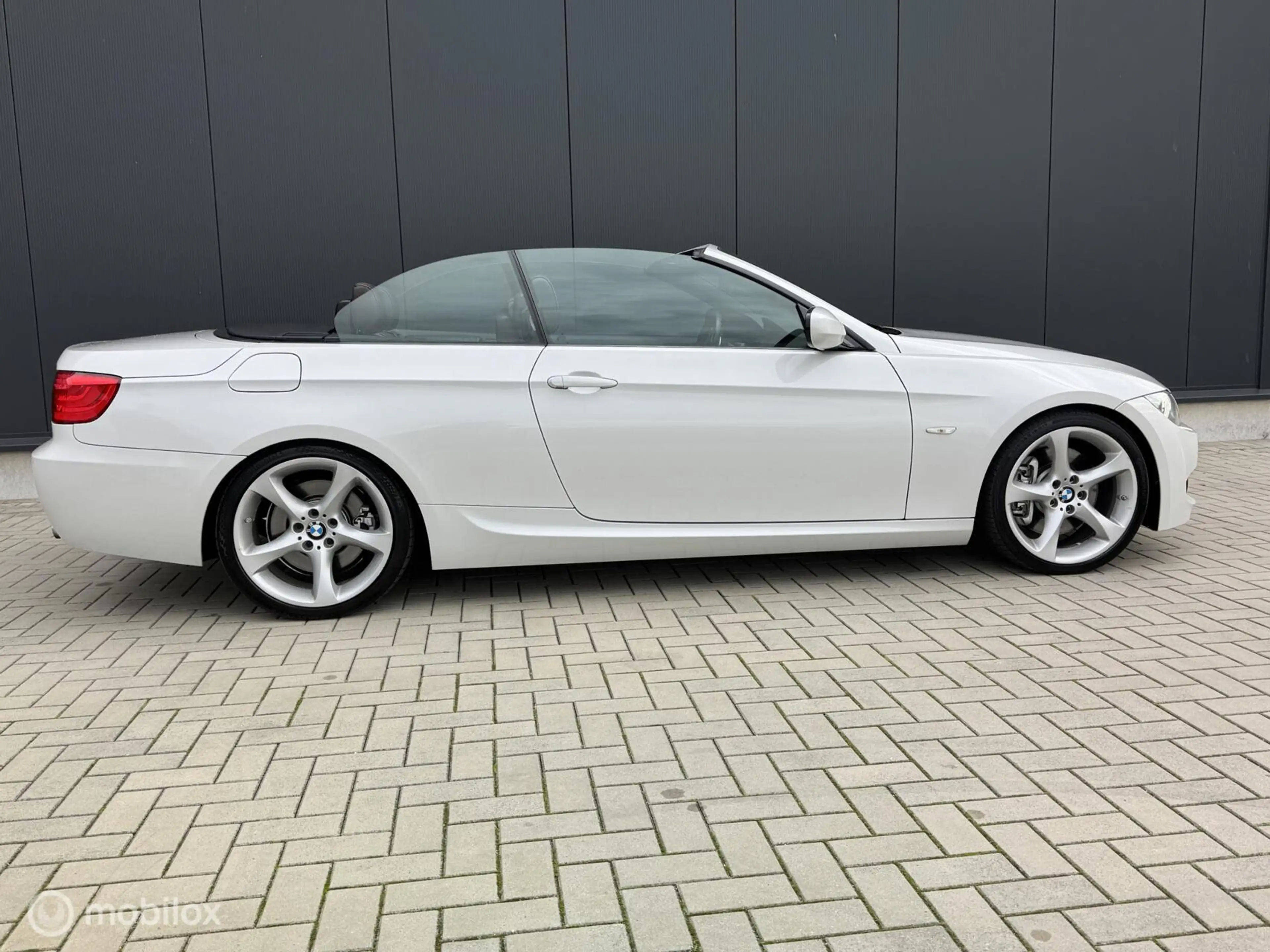 BMW 335 3-serie Cabrio 335i High Executive — photo 13