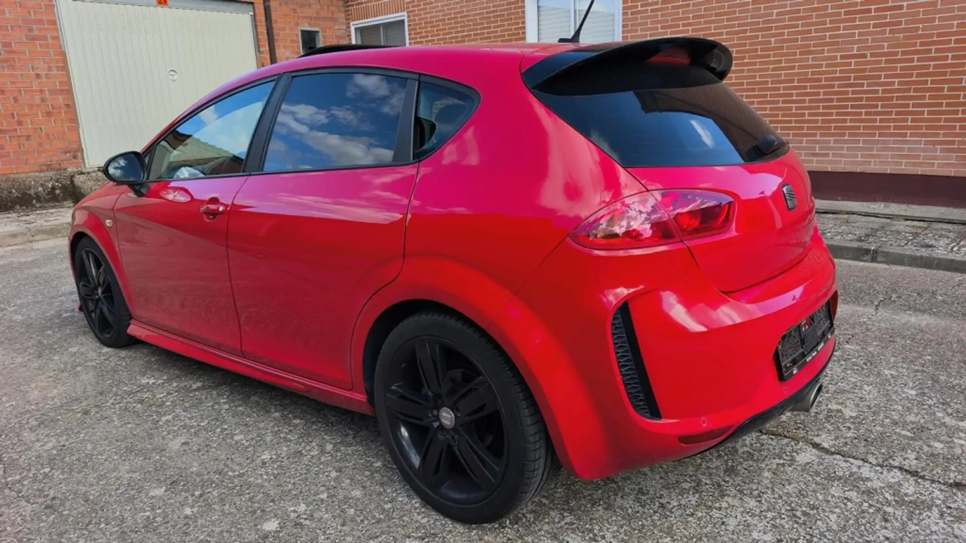 SEAT Leon 2.0TDI CR FR DPF 170 Rojo - 2