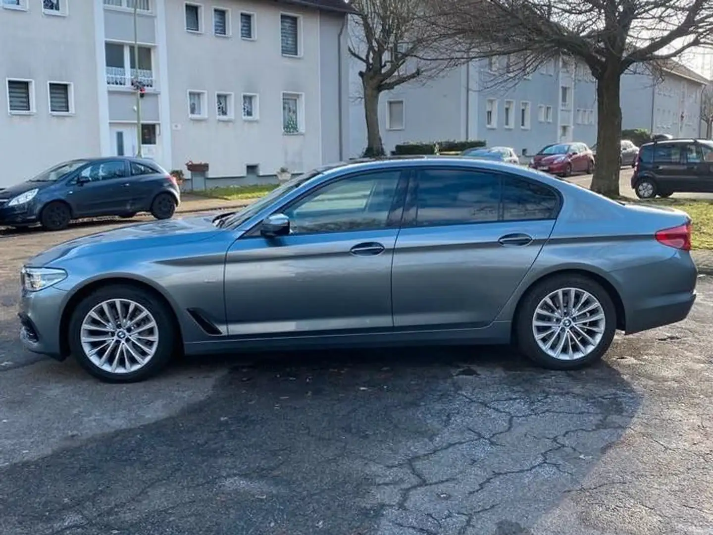 BMW 530 d G30 xDrive Sport Line Head-Up Display HiFi Gri - 2