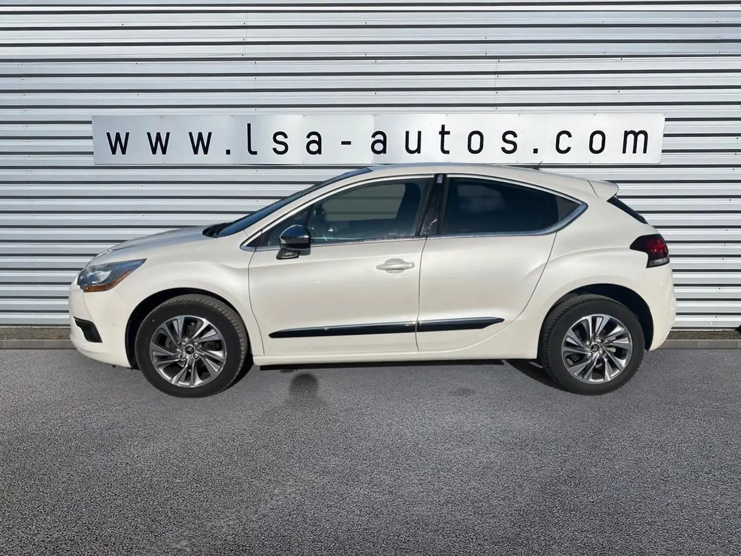 DS Automobiles DS 4 1.2i PureTech 12V S\u0026S - 130  So Chic Blanco - 2