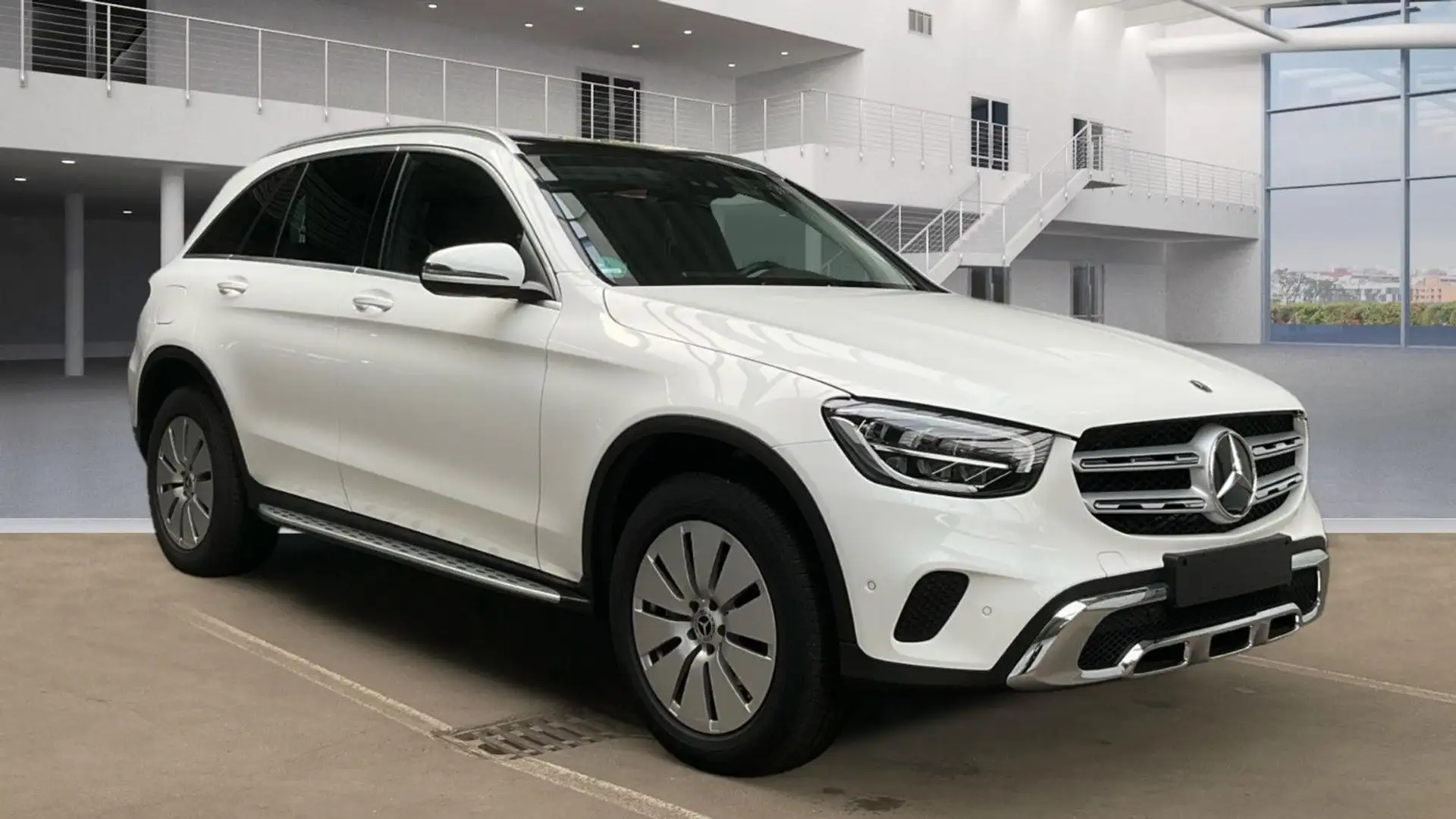 Mercedes-Benz GLC 300 de Distro*Pano*Leder*LED*AHK*Kamera*18 Weiß - 2