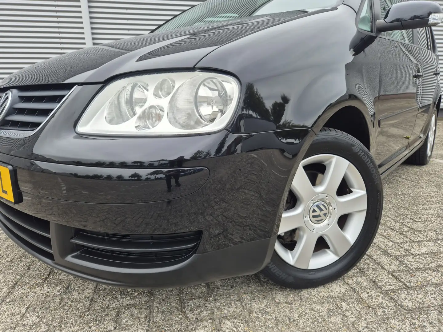 Volkswagen Touran 1.4 TSI Business, airco,cruisecontrol.trekhaak, Zwart - 2
