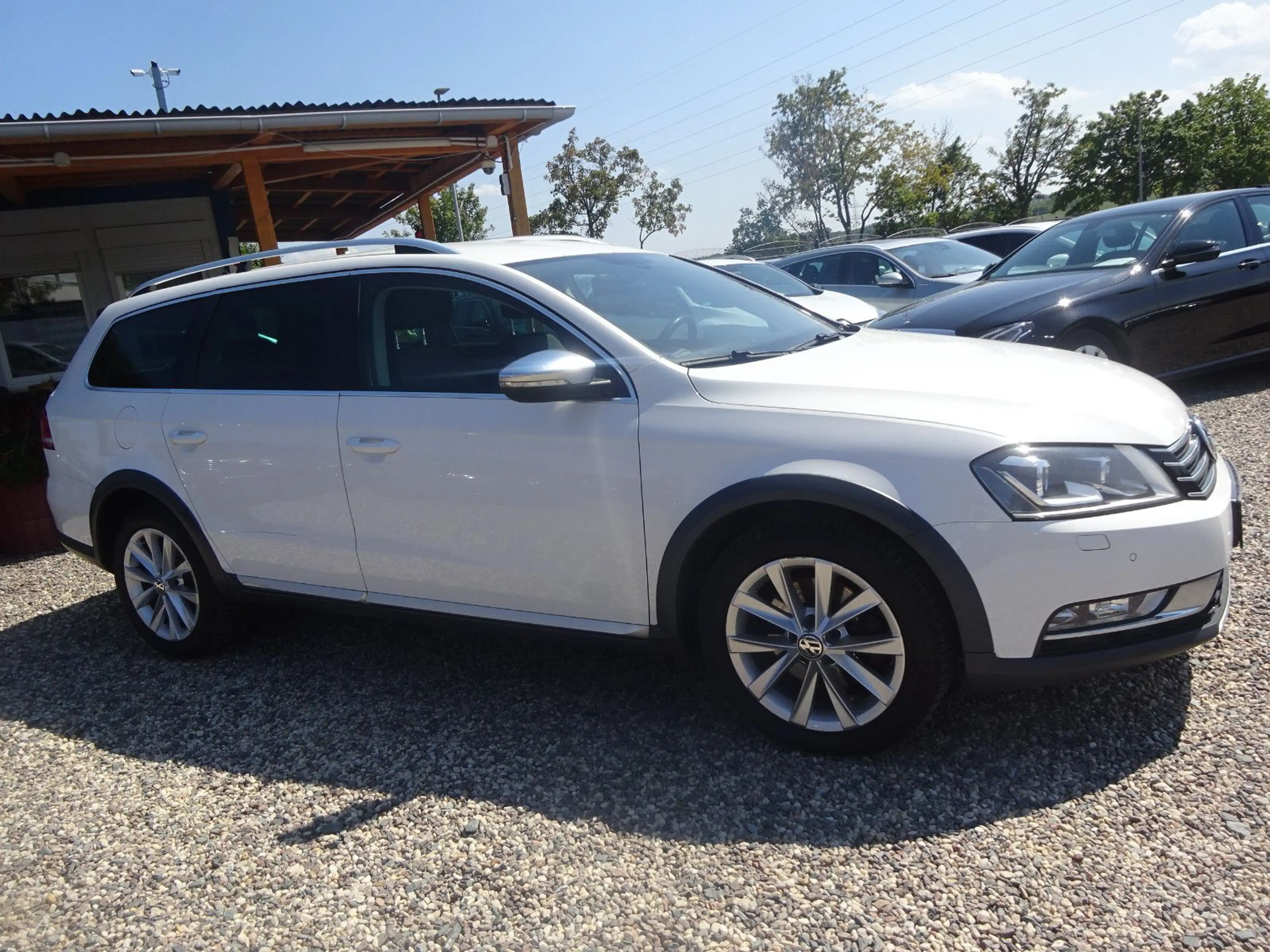 Volkswagen Passat Alltrack 2.0 TDI Variant BMT — photo 3