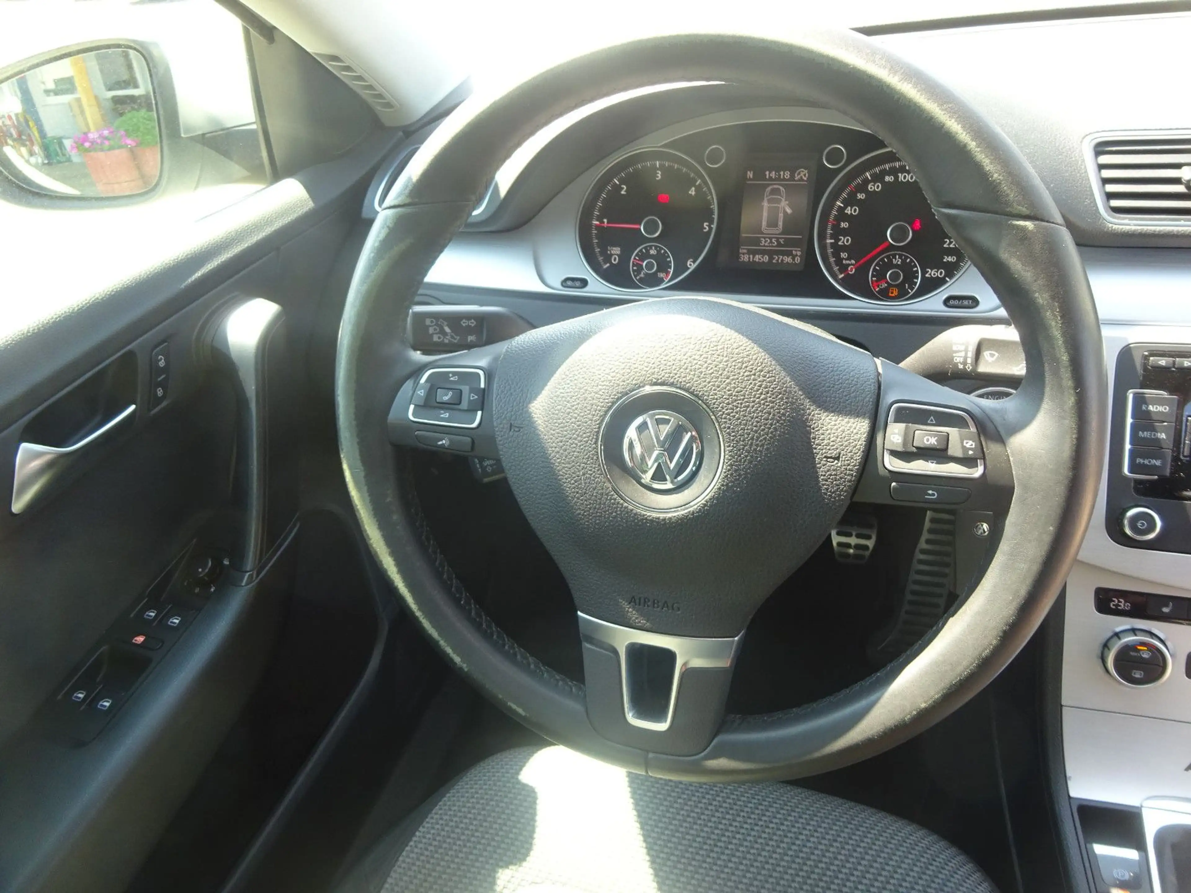 Volkswagen Passat Alltrack 2.0 TDI Variant BMT — photo 13