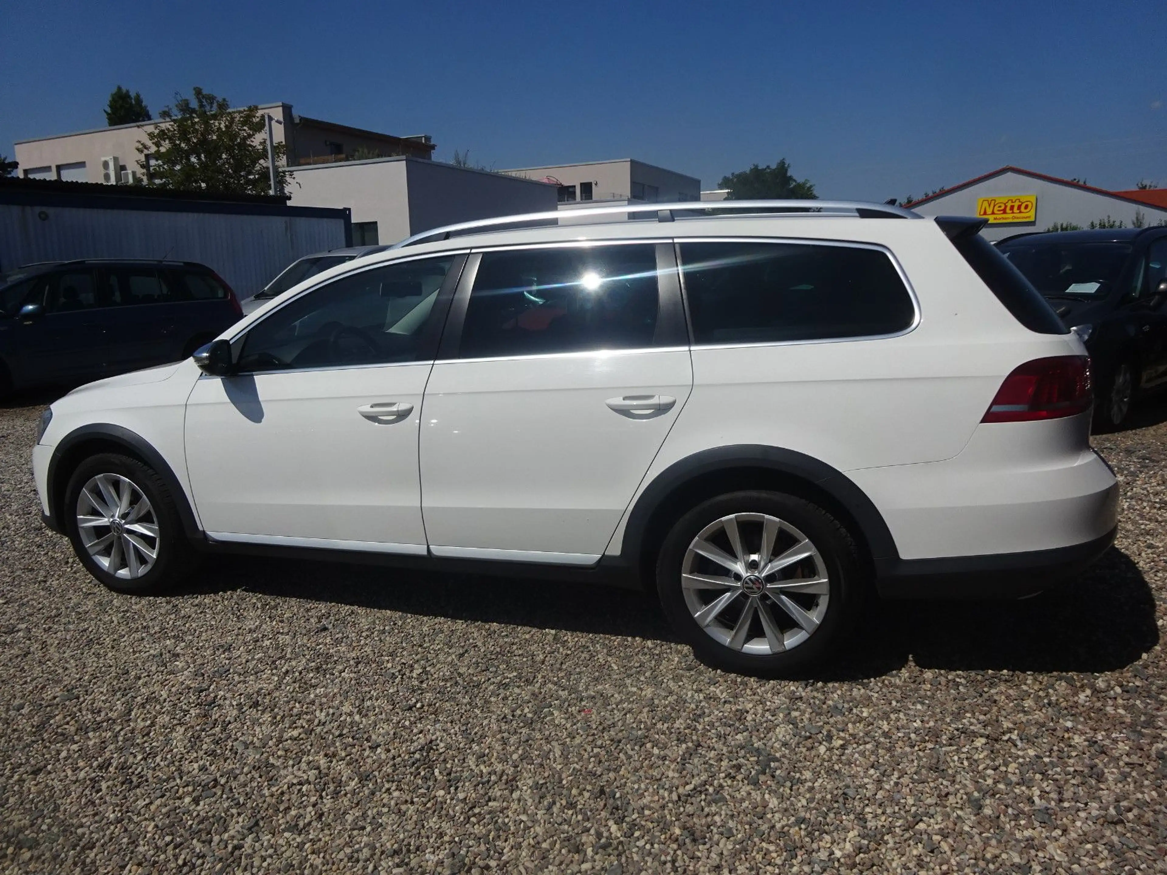 Volkswagen Passat Alltrack 2.0 TDI Variant BMT — photo 6