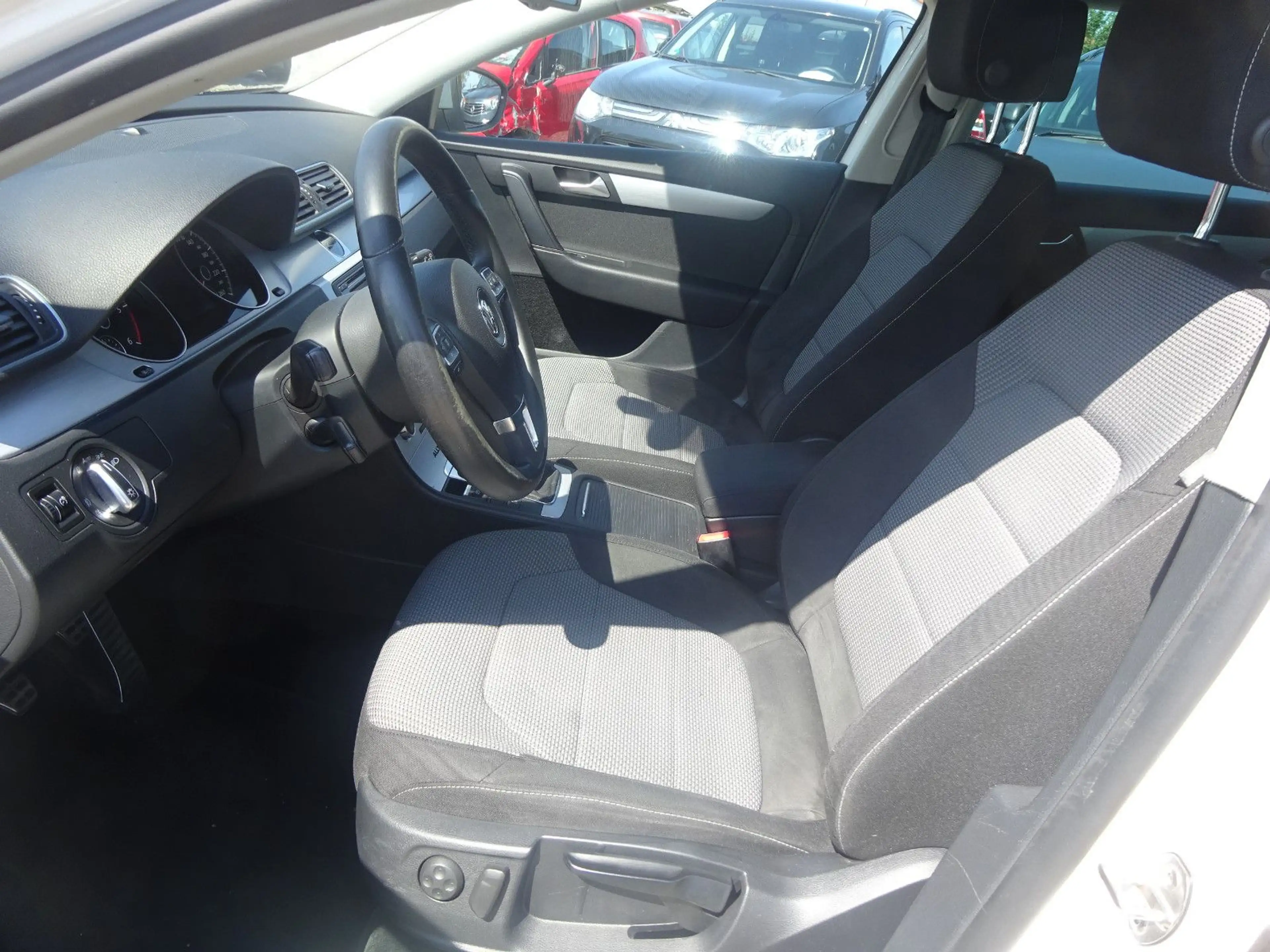 Volkswagen Passat Alltrack 2.0 TDI Variant BMT — photo 7