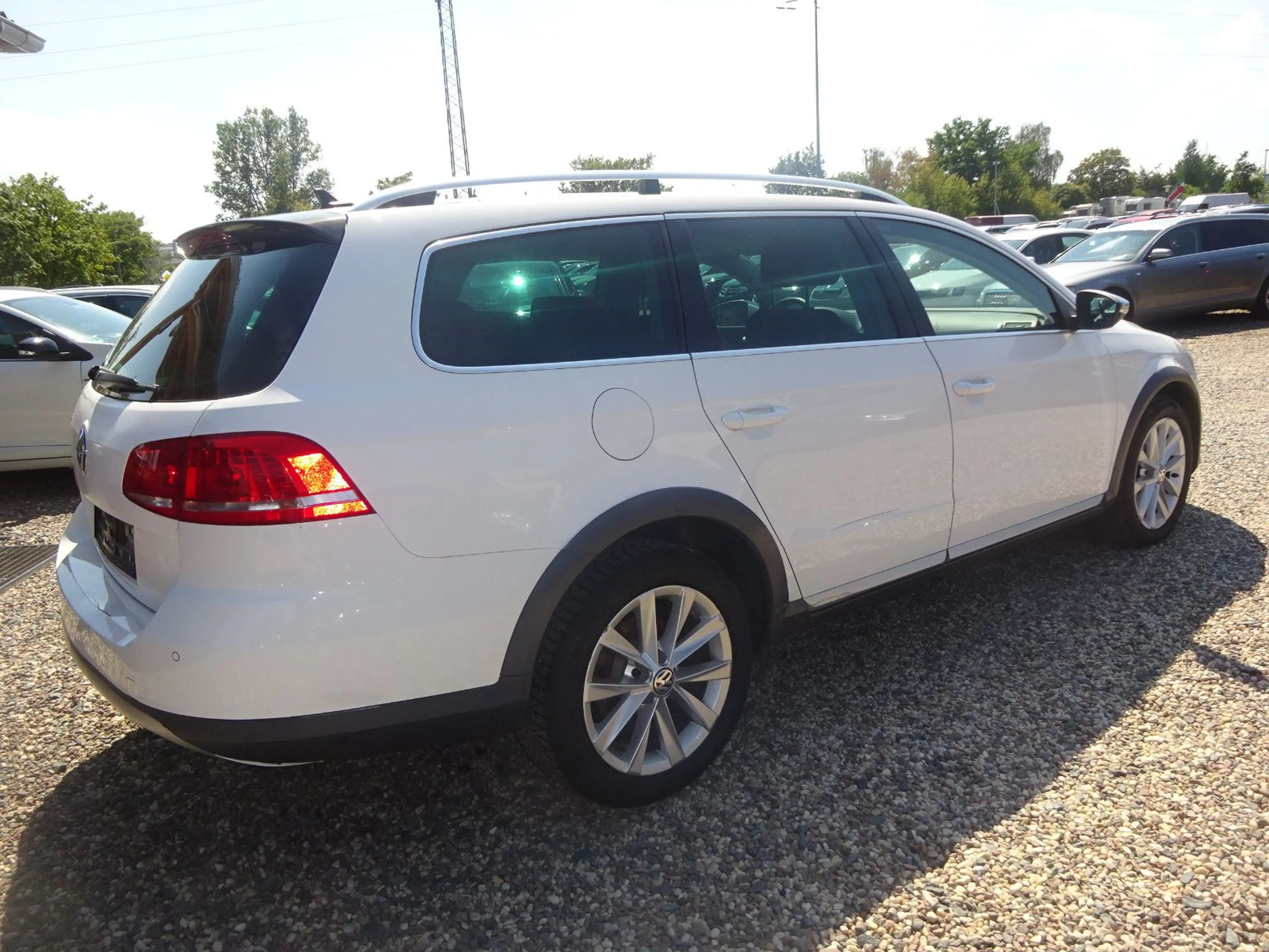 Volkswagen Passat Alltrack 2.0 TDI Variant BMT — photo 4