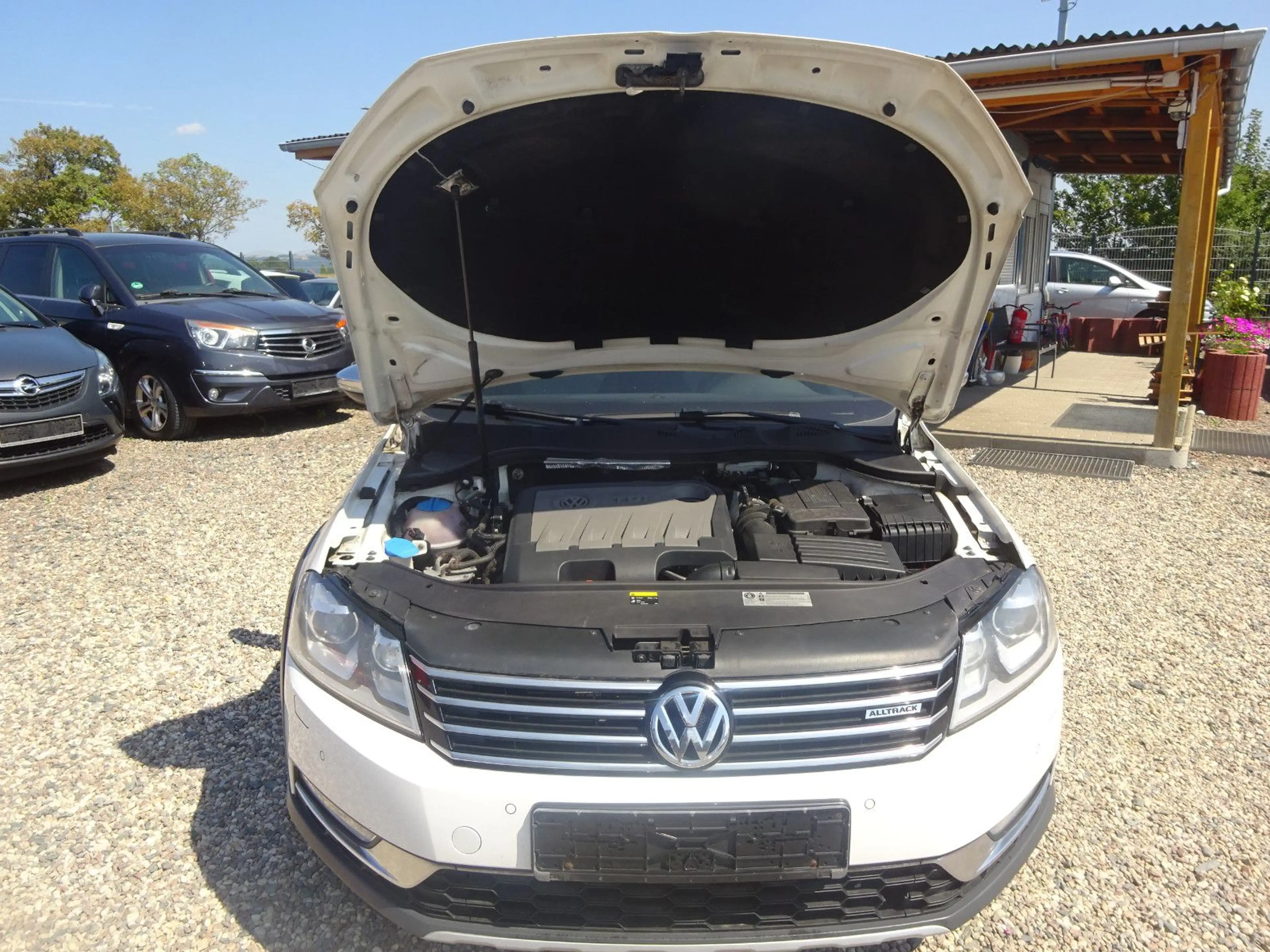 Volkswagen Passat Alltrack 2.0 TDI Variant BMT — photo 15