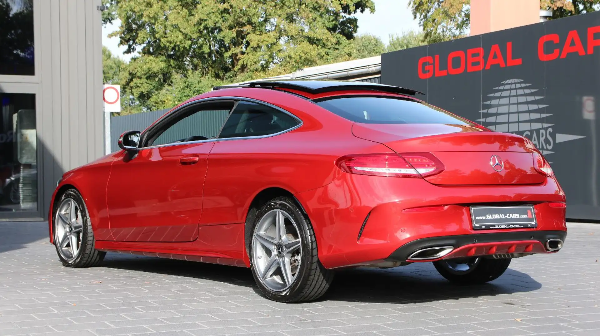 Mercedes-Benz C 250 COUPE 9G-TRONIC*2 x AMG LINE*PANORAMA*LED Red - 2