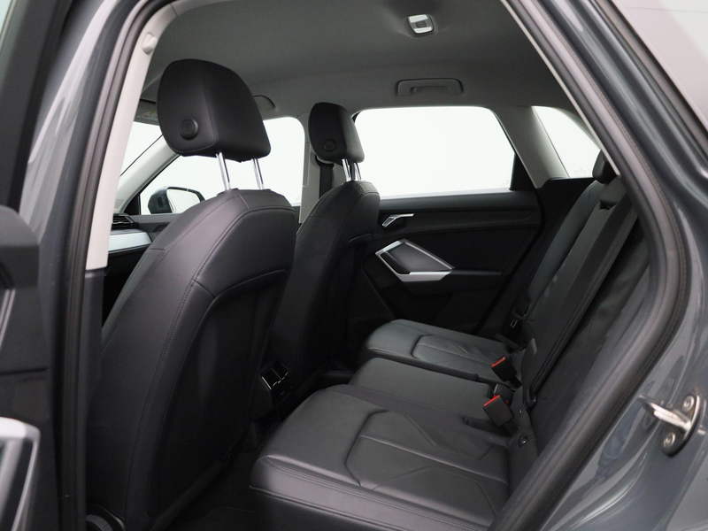 Audi Q3 35 TFSI S tronic Bus. Ed. Attraction — photo 10