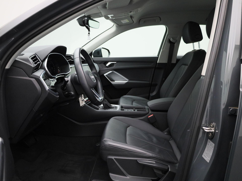 Audi Q3 35 TFSI S tronic Bus. Ed. Attraction — photo 9