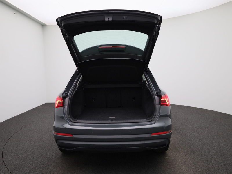 Audi Q3 35 TFSI S tronic Bus. Ed. Attraction — photo 11