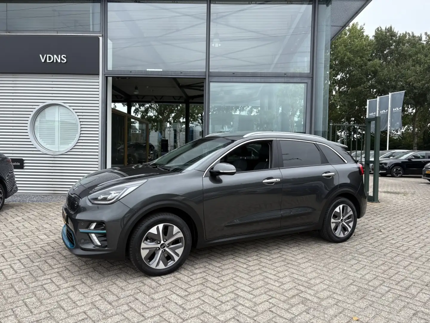 Kia e-Niro DynamicPlusLine 64 kWh 1ste eigenaar!! Grau - 2
