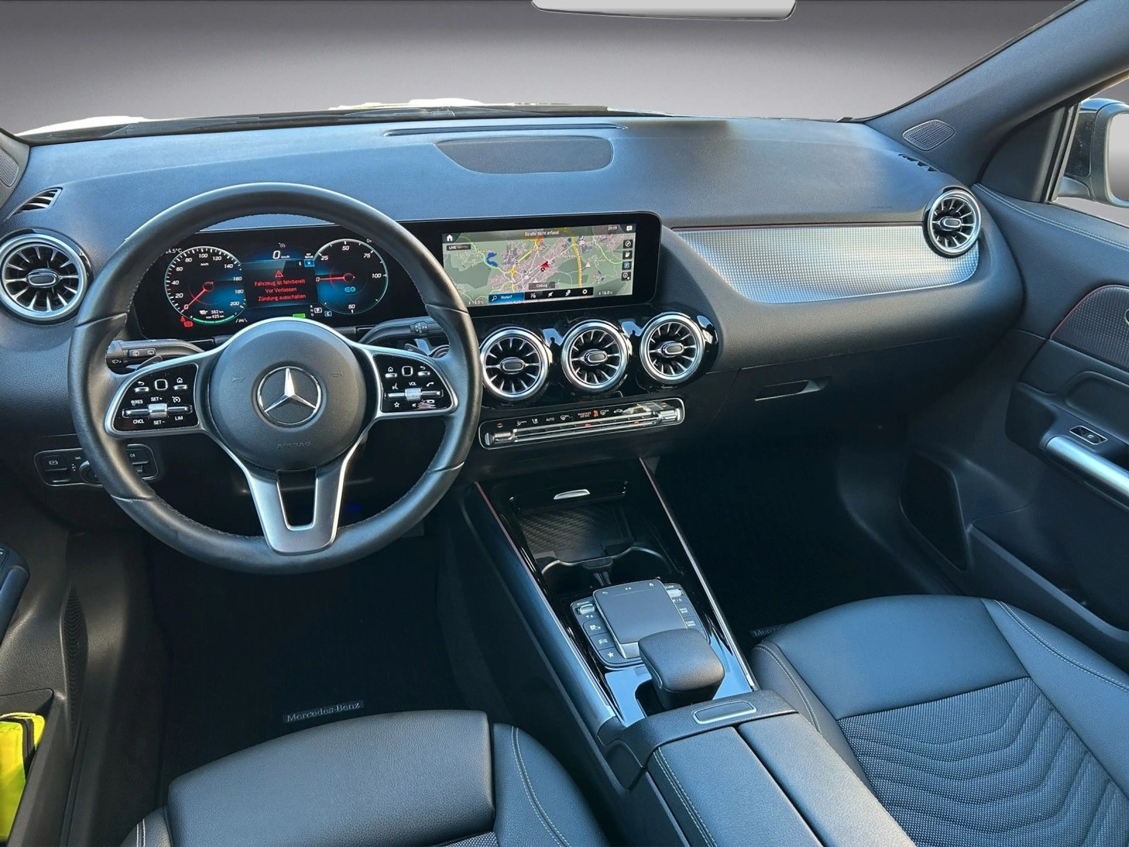 Mercedes-Benz EQA 300 4M*TOTWINKEL*LED*SOUNDSY*KAMERA*KEYLESS* — photo 4