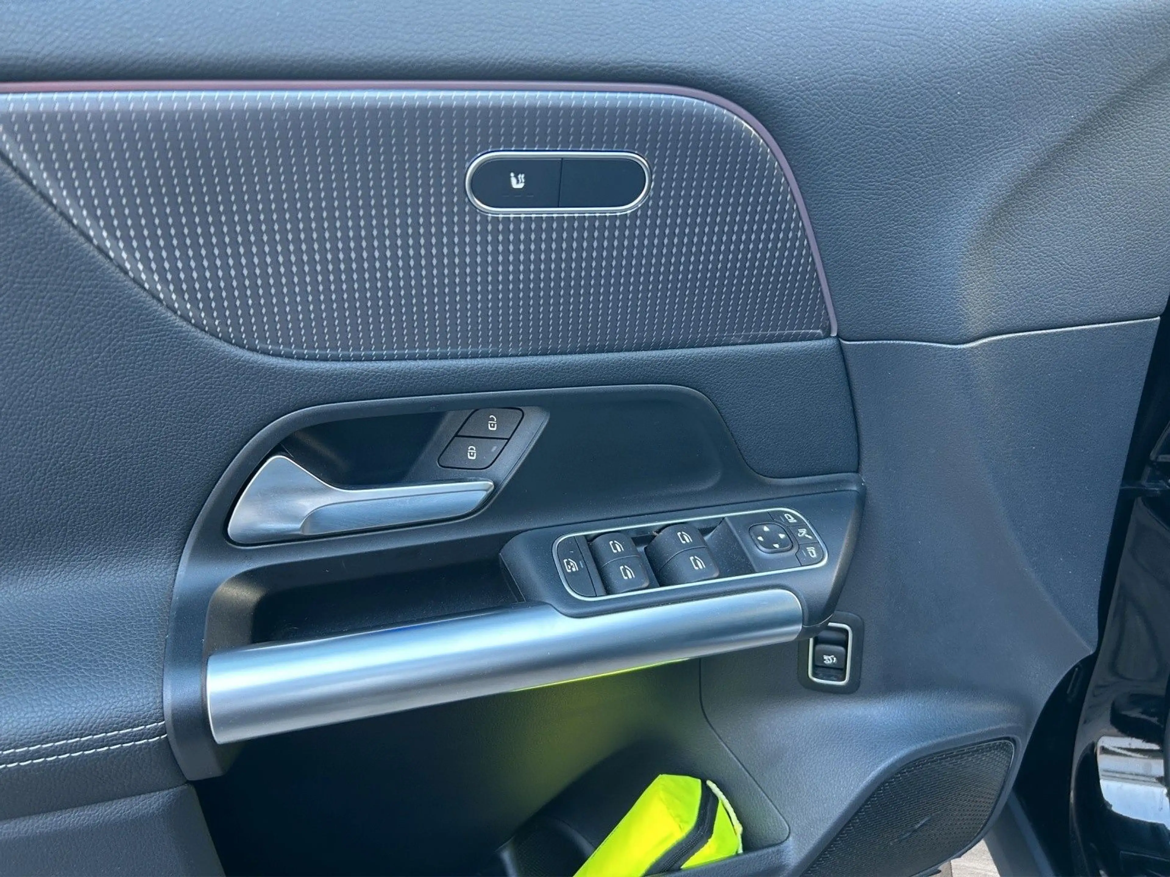Mercedes-Benz EQA 300 4M*TOTWINKEL*LED*SOUNDSY*KAMERA*KEYLESS* — photo 9