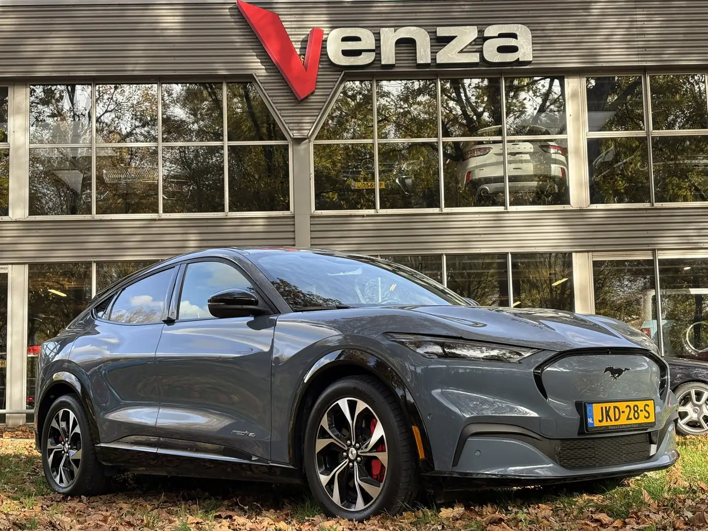 Ford Mustang Mach-E AWD 75 kWh B&O/ACC/360 Camera/BLIS Blauw - 1