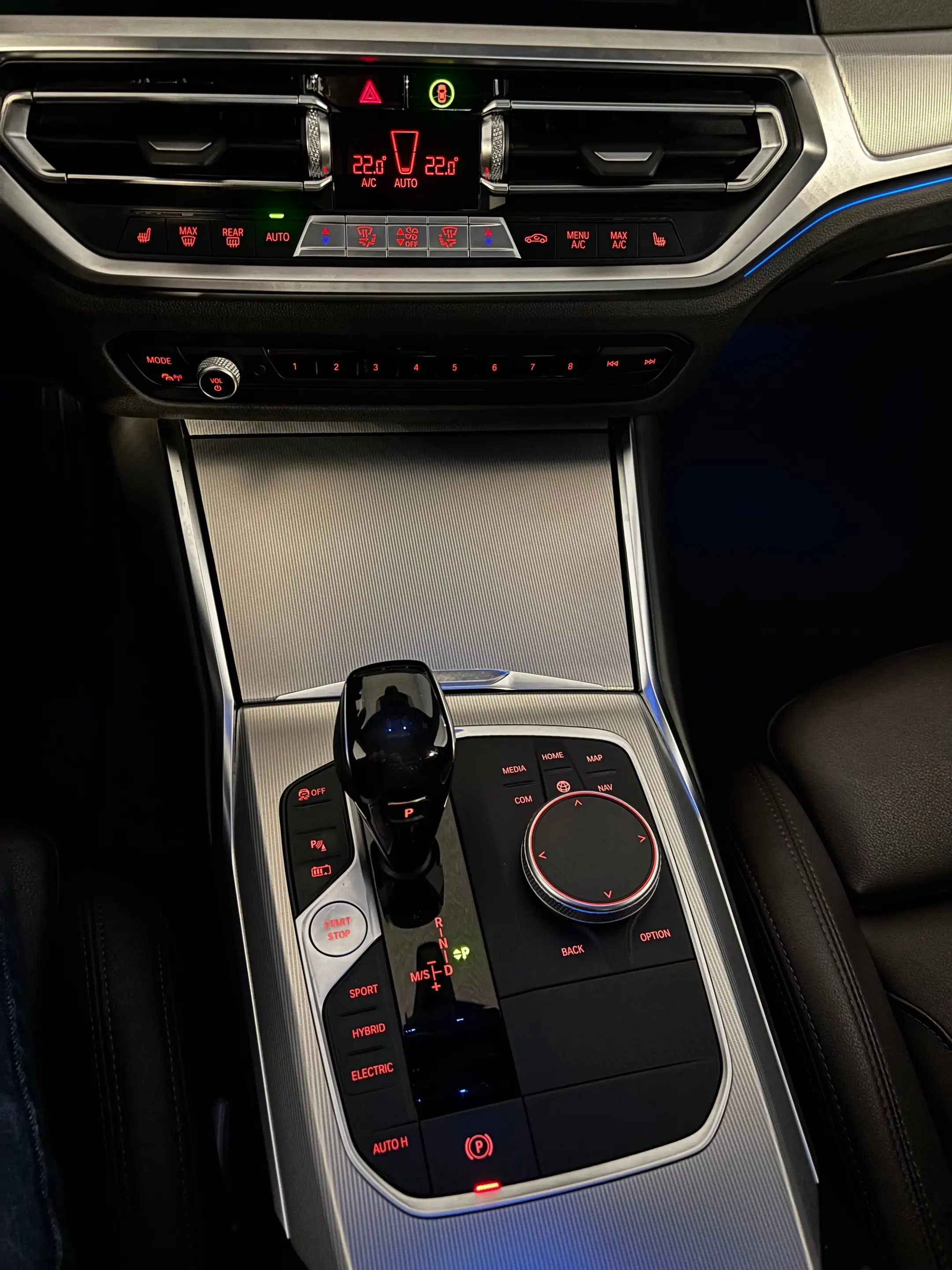 BMW 330 330e xDrive M Sport *MSportbremse*Pano*uvm — photo 10