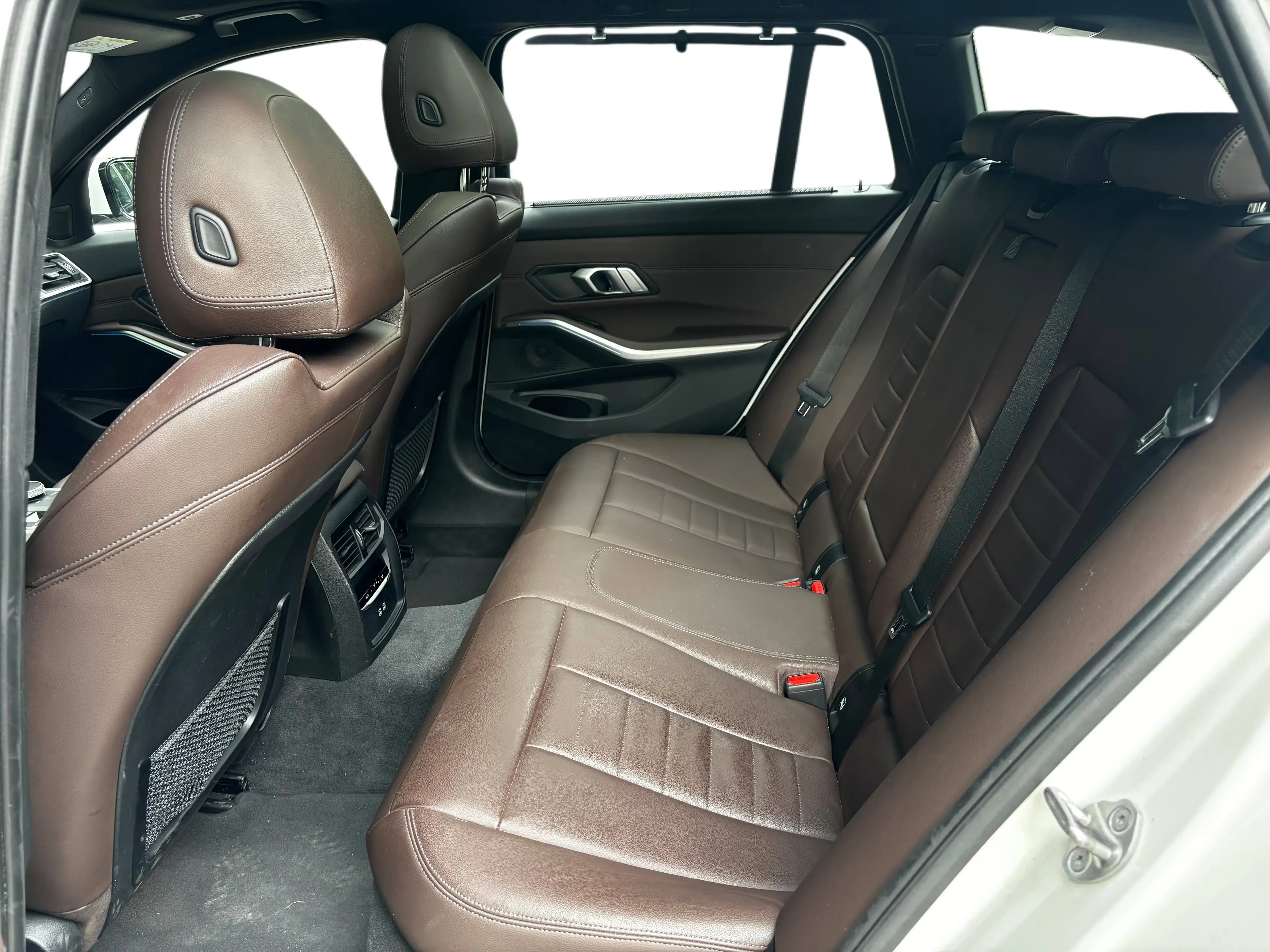 BMW 330 330e xDrive M Sport *MSportbremse*Pano*uvm — photo 9