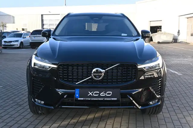 Volvo XC60 view 8