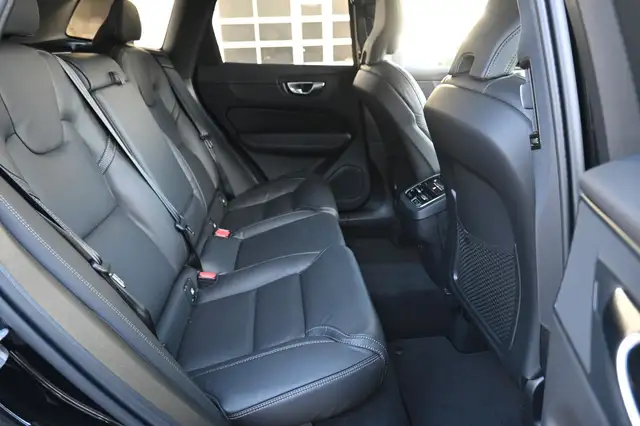 Volvo XC60 view 15