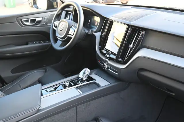 Volvo XC60 view 13