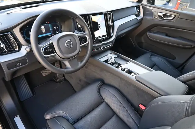 Volvo XC60 view 12
