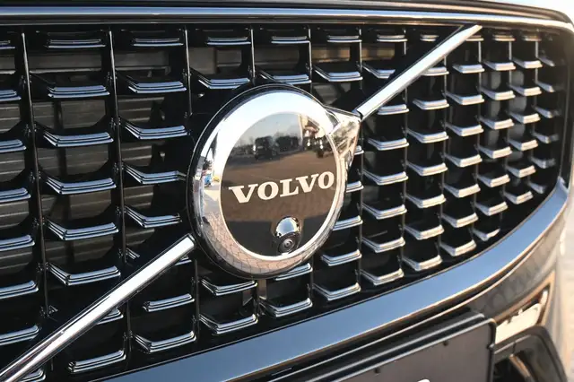 Volvo XC60 view 9