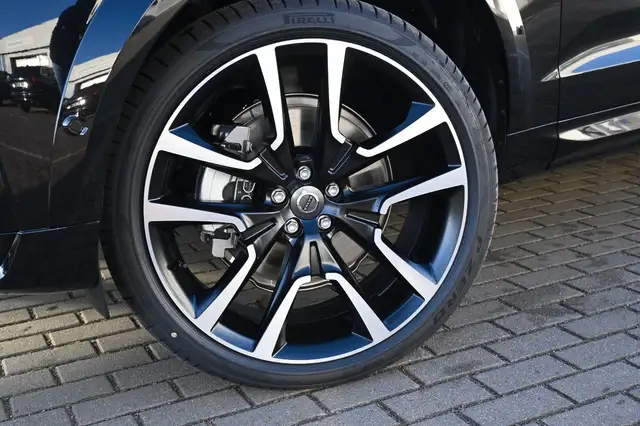 Volvo XC60 view 11