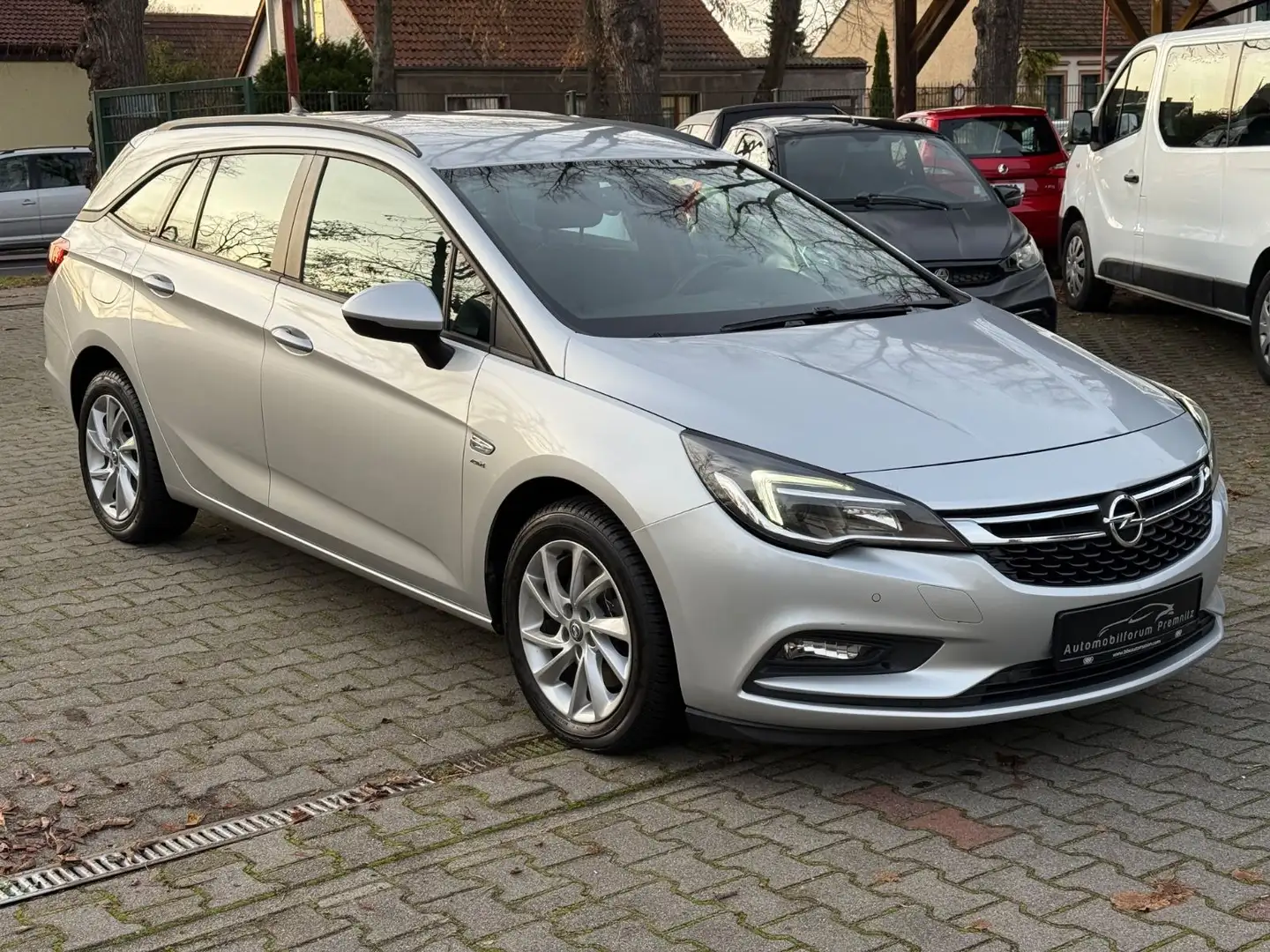 Opel Astra K Sports Tourer Active Start/Stop Silber - 1