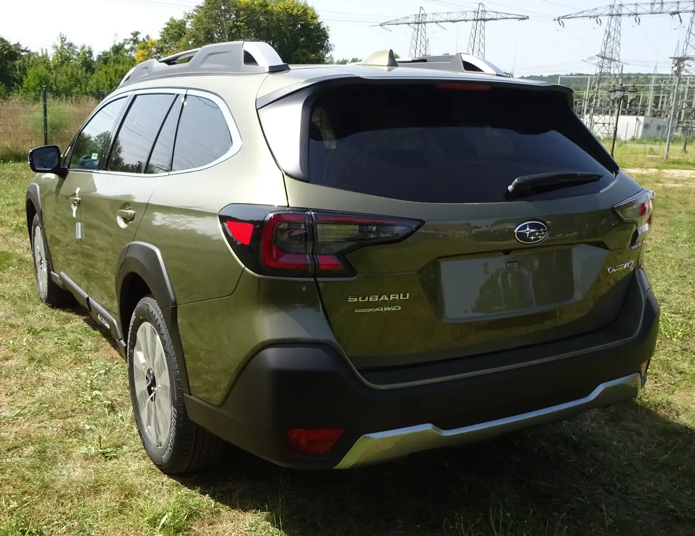 Subaru OUTBACK 2.5i Platinum 2025 Modell Verde - 2