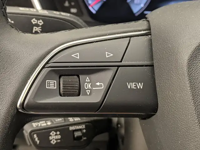Audi Q3 view 11